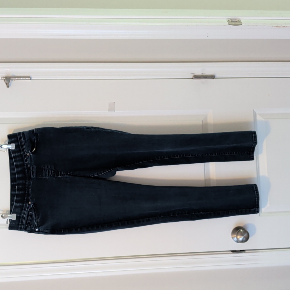 Levis Pull On Straight Leg Women's Jeans Size 28